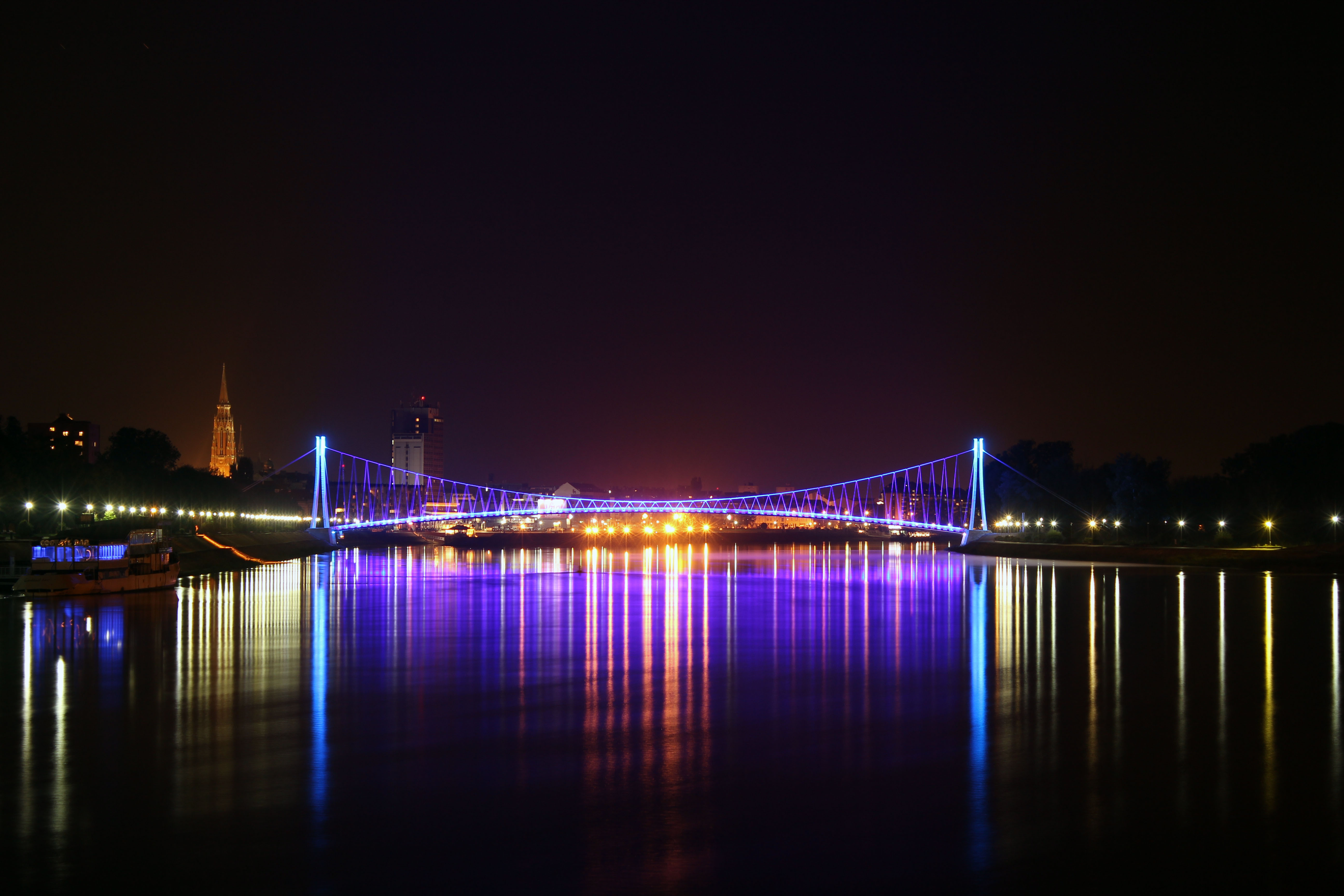 Turistički vodič: Osijek - pješački most noću