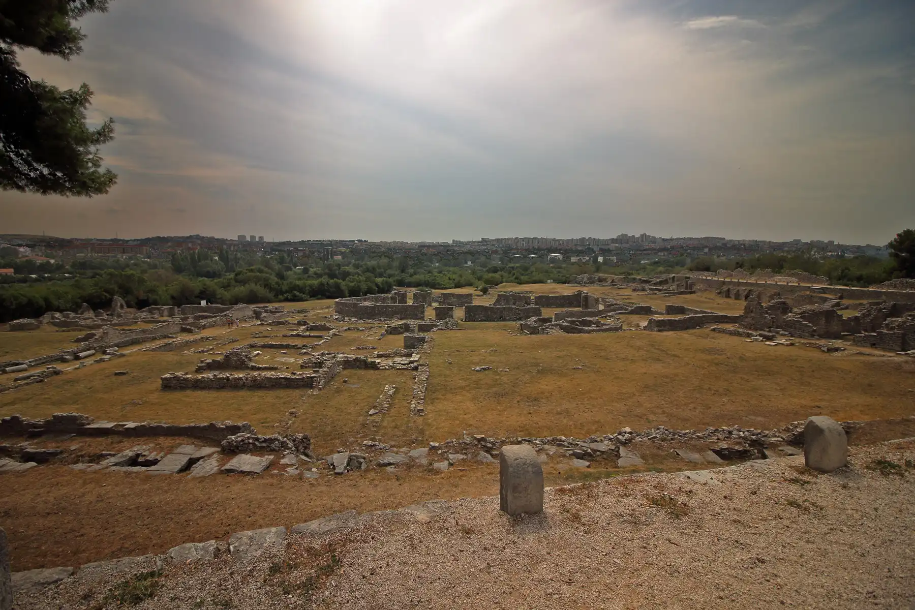 turistički vodič:Salona - Episkopalni centar
