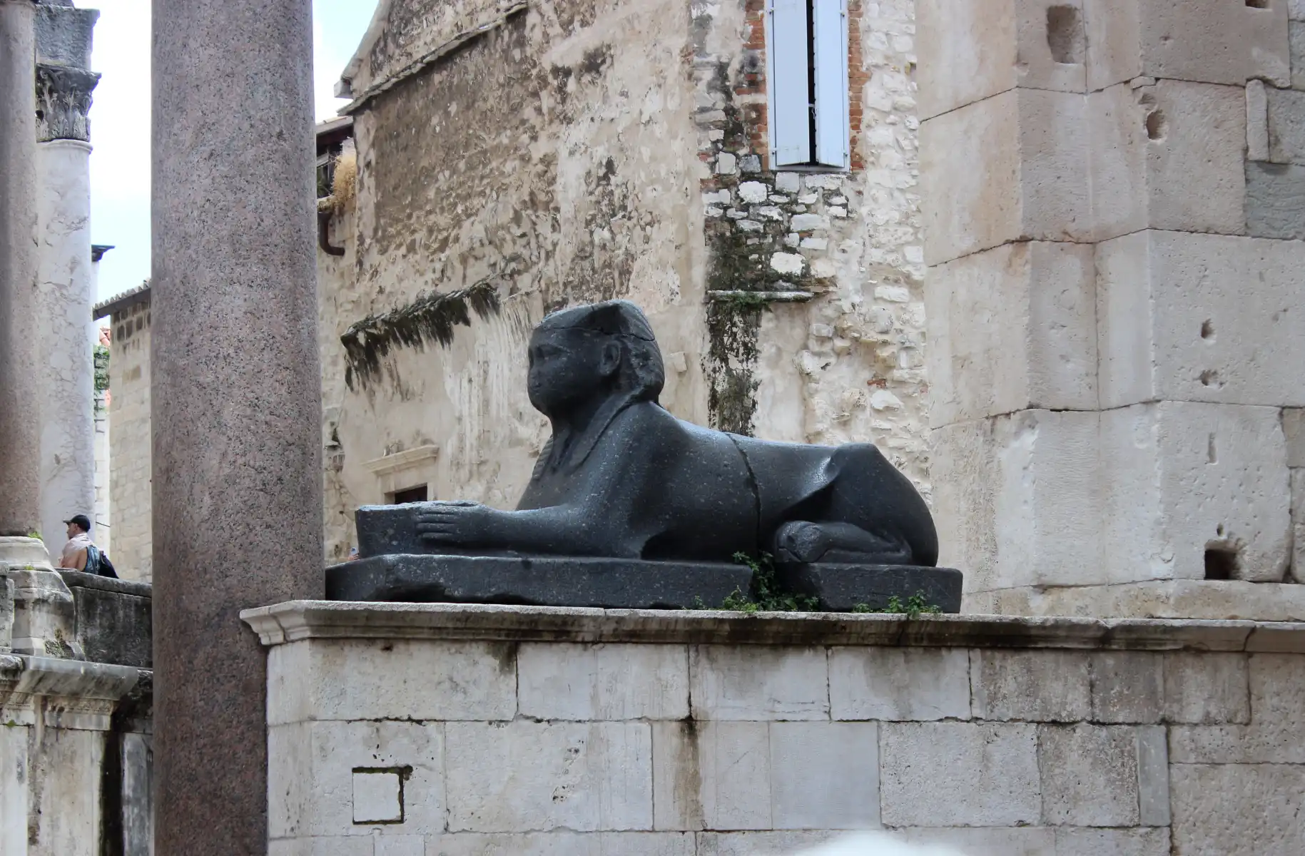 Turistički vodič: Split - Sfinga na Peristilu