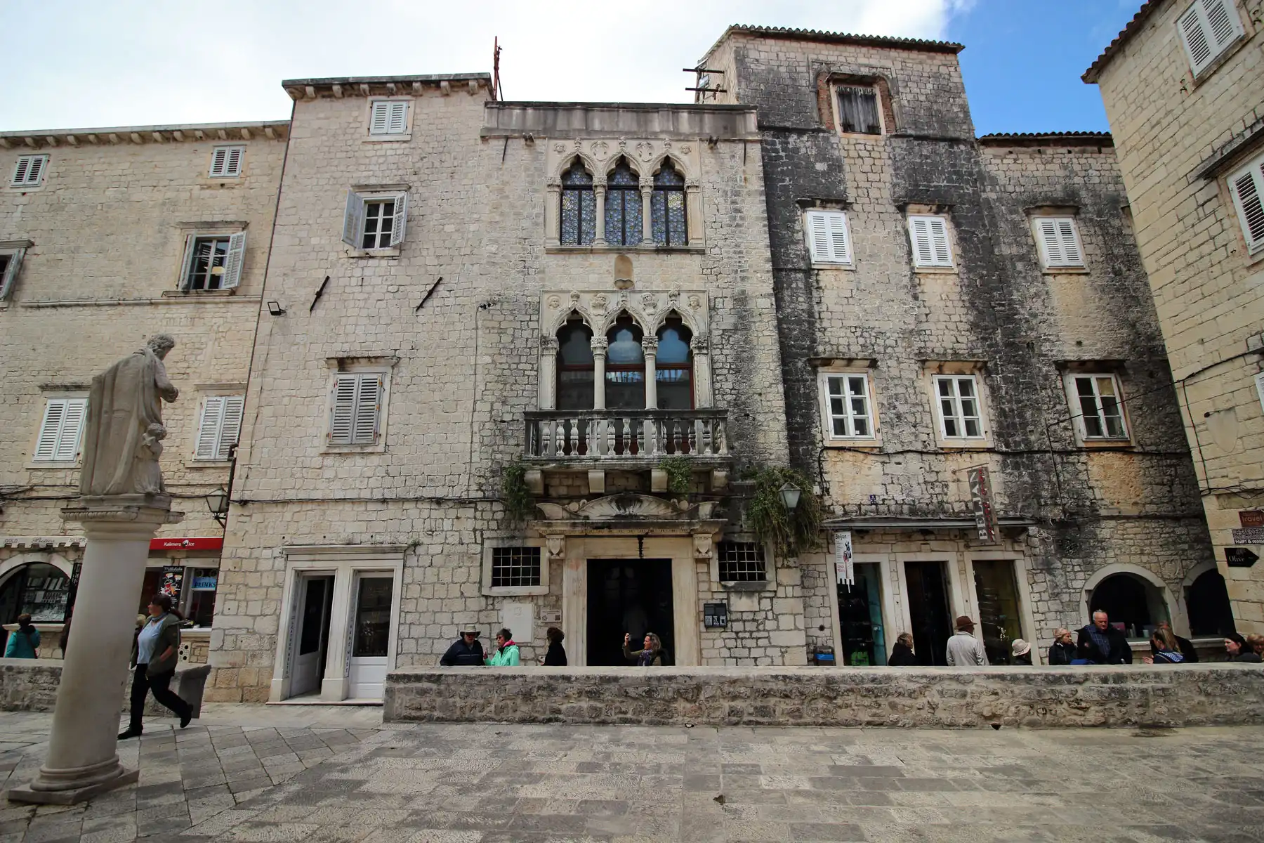 turistički vodič:Trogir - Palača Ćipiko