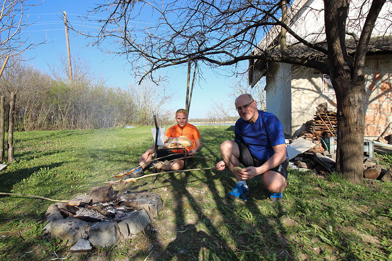 turistički vodič: Pecenje slanine na izletu u Baranji